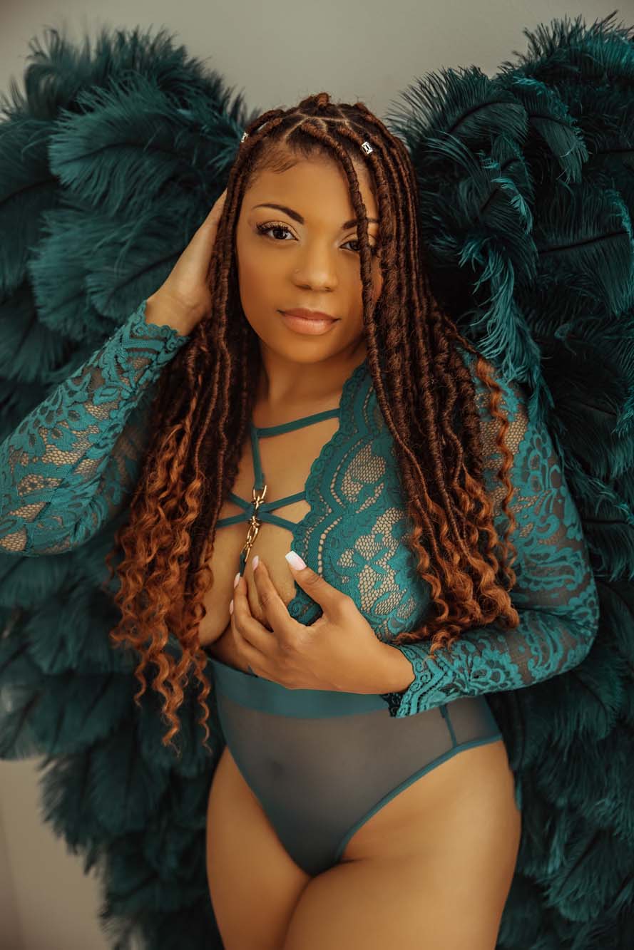 Boudoir Charlotte Wings